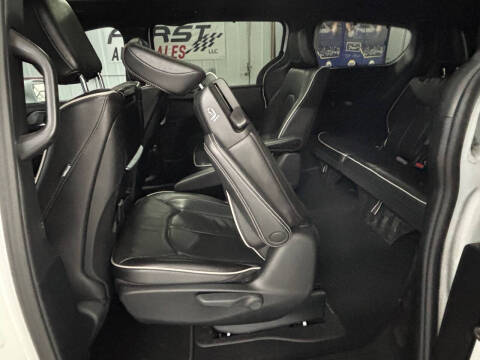 2022 Chrysler Pacifica Hybrid Limited