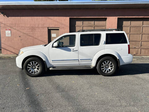 2012 Nissan Pathfinder LE