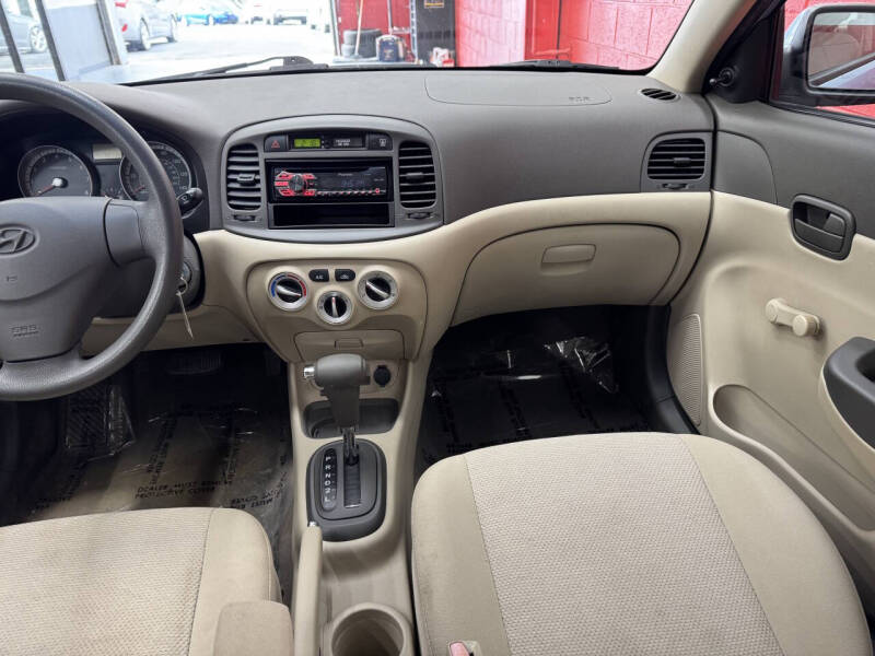 2009 Hyundai Accent GLS