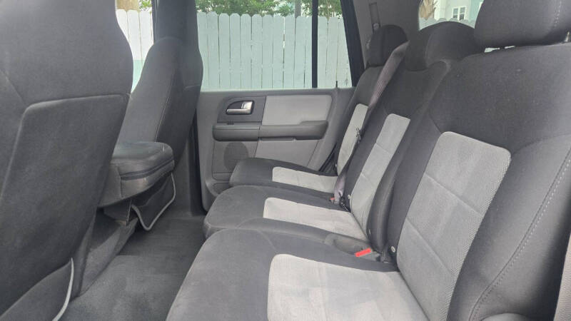 2004 Ford Expedition XLS