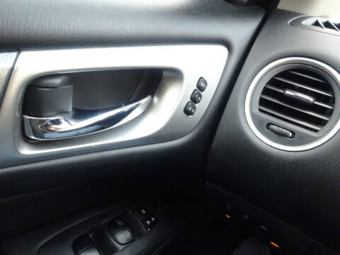 2018 Nissan Pathfinder SL