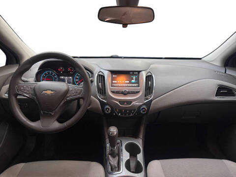 2017 Chevrolet Cruze LT Auto