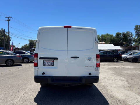 2018 Nissan NV 1500 S