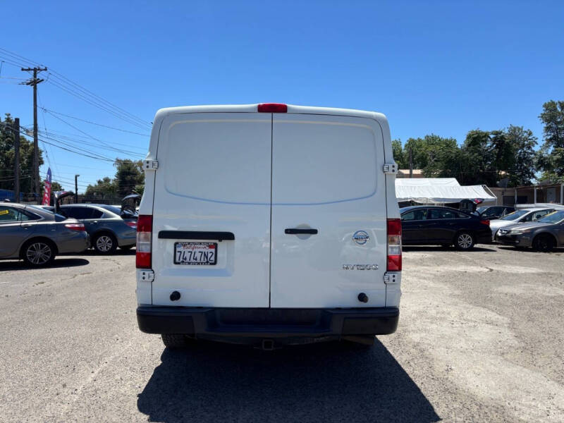 2018 Nissan NV 1500 S