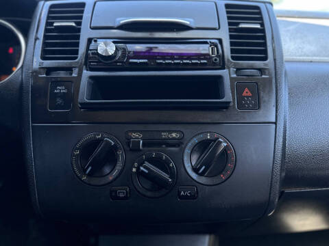 2008 Nissan Versa 1.8 S
