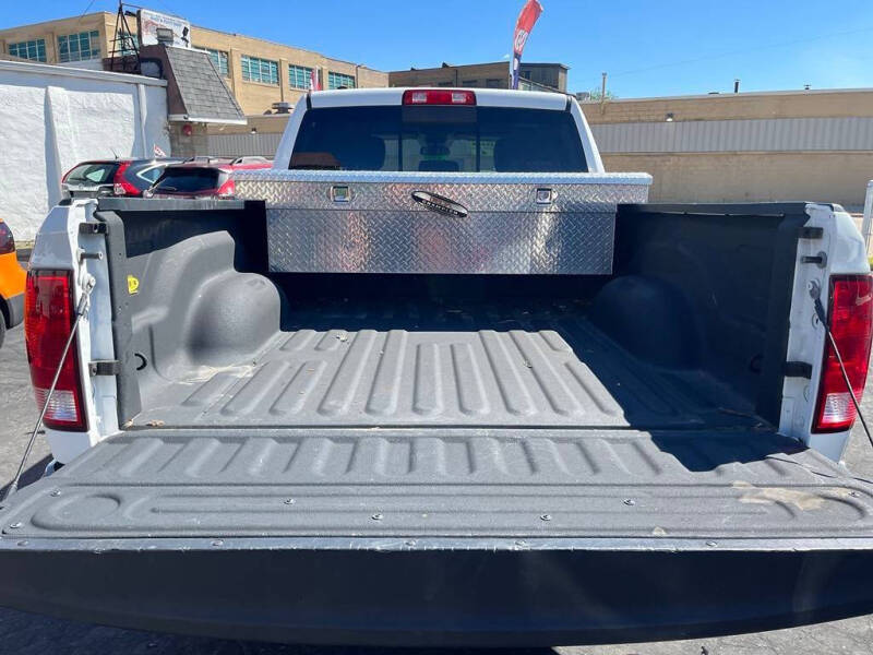 2017 RAM 1500 SLT