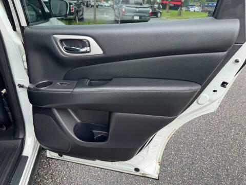 2020 Nissan Pathfinder SL