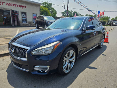 2017 Infiniti Q70L
