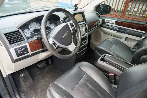 2010 Chrysler Town and Country Touring Plus