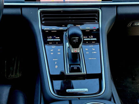 2023 Porsche Panamera 4