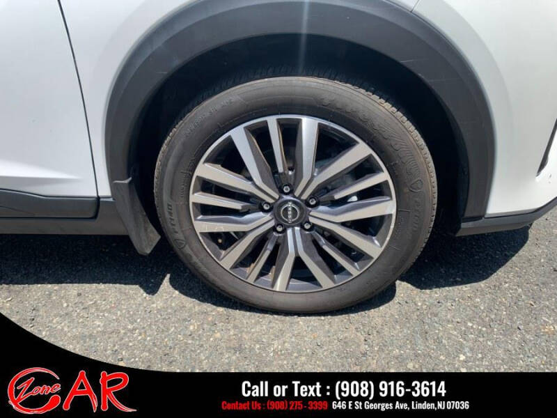 2022 Nissan Kicks SV