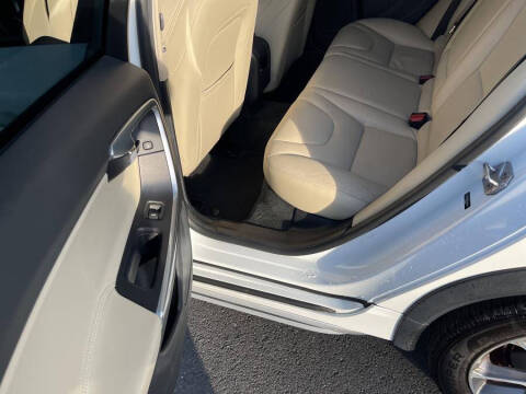 2015 Volvo V60 Cross Country T5