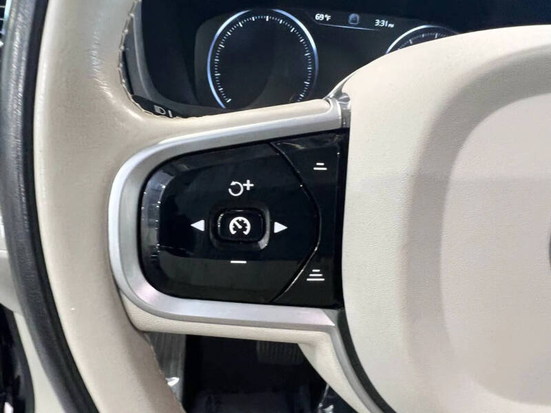 2020 Volvo XC90 T5 Momentum