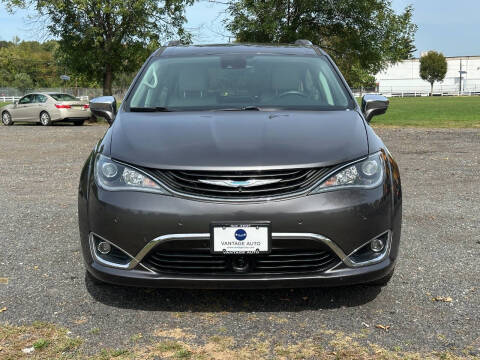 2017 Chrysler Pacifica Hybrid Platinum
