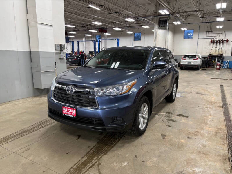 2015 Toyota Highlander LE Plus's photo