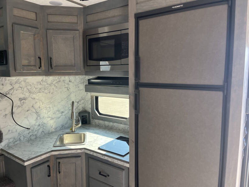 2026 Shadow 44ft Toy Hauler w/LQ