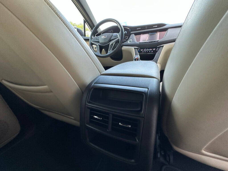 2017 Cadillac XT5 Premium Luxury