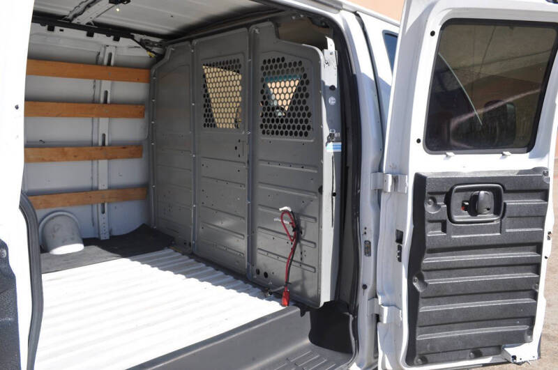 2017 GMC Savana 2500