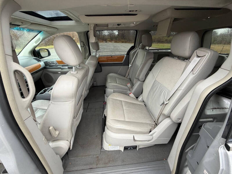 2008 Chrysler Town and Country Limited