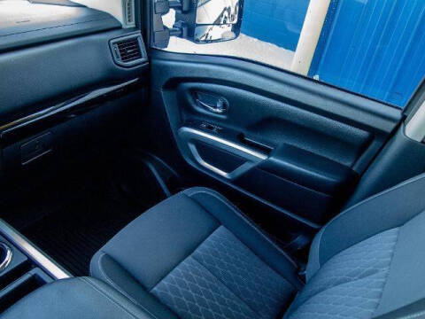 2023 Nissan Titan SV