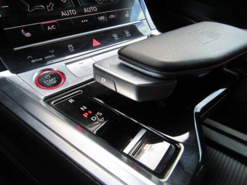 2022 Audi e-tron S quattro Prestige