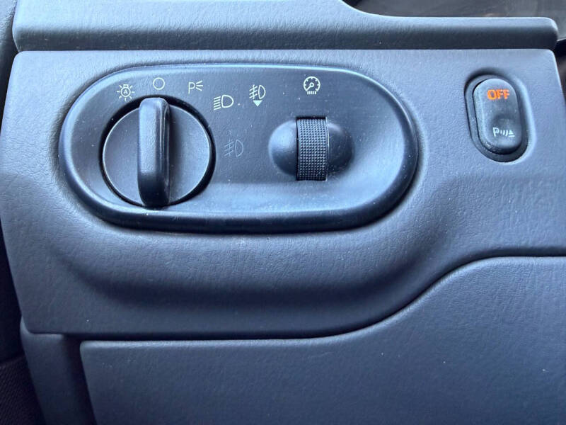 2004 Ford Explorer XLT