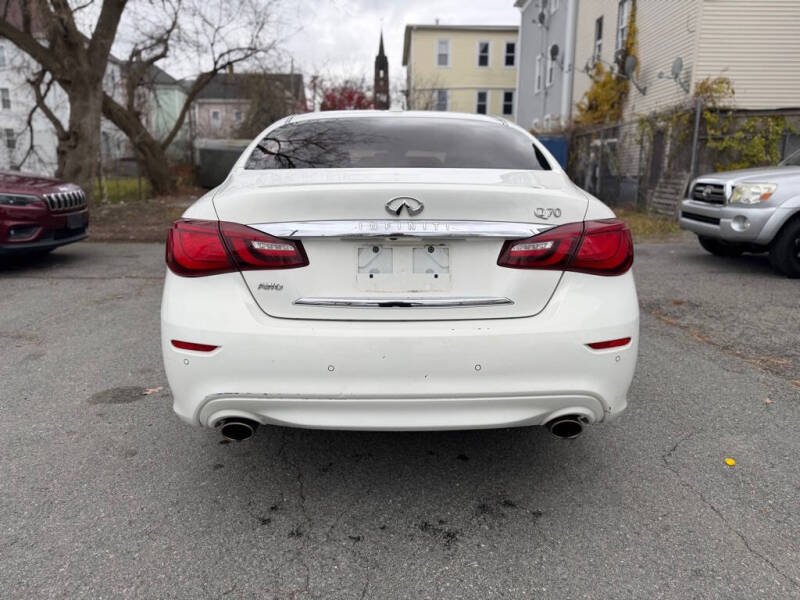 2015 Infiniti Q70 3.7