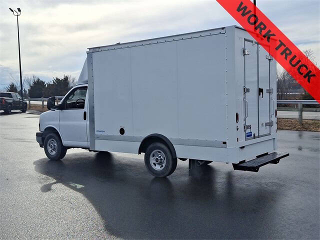 2025 GMC Savana 3500