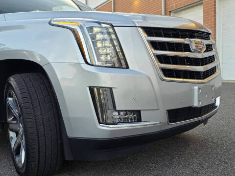 2016 Cadillac Escalade Luxury Collection