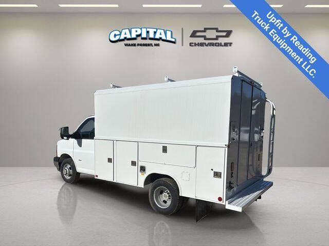 2025 Chevrolet Express 3500