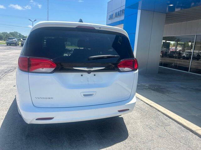 2023 Chrysler Voyager LX