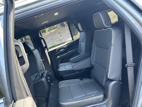 2025 GMC Yukon Elevation