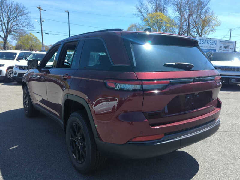 2026 Jeep Grand Cherokee Altitude