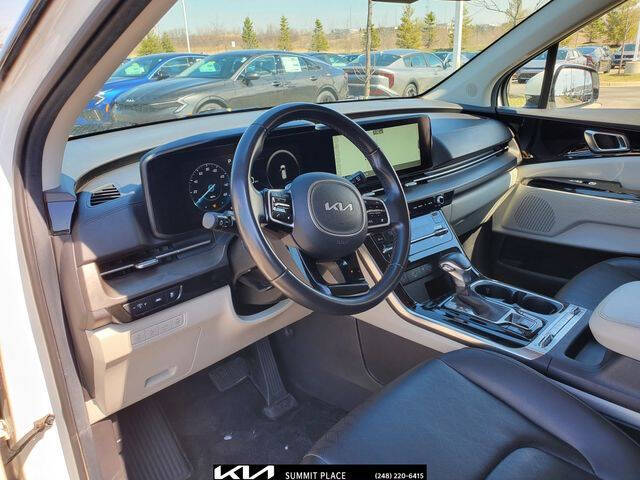 2023 Kia Carnival SX