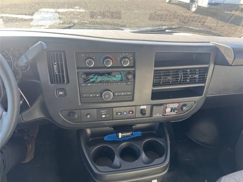 2025 Chevrolet Express 3500