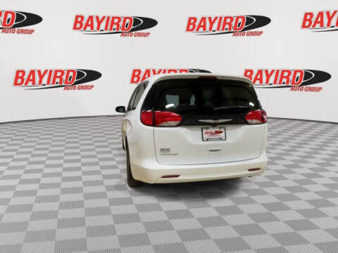 2024 Chrysler Voyager LX