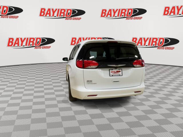 2024 Chrysler Voyager LX