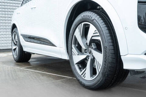 2025 Audi Q6 e-tron quattro Premium Plus