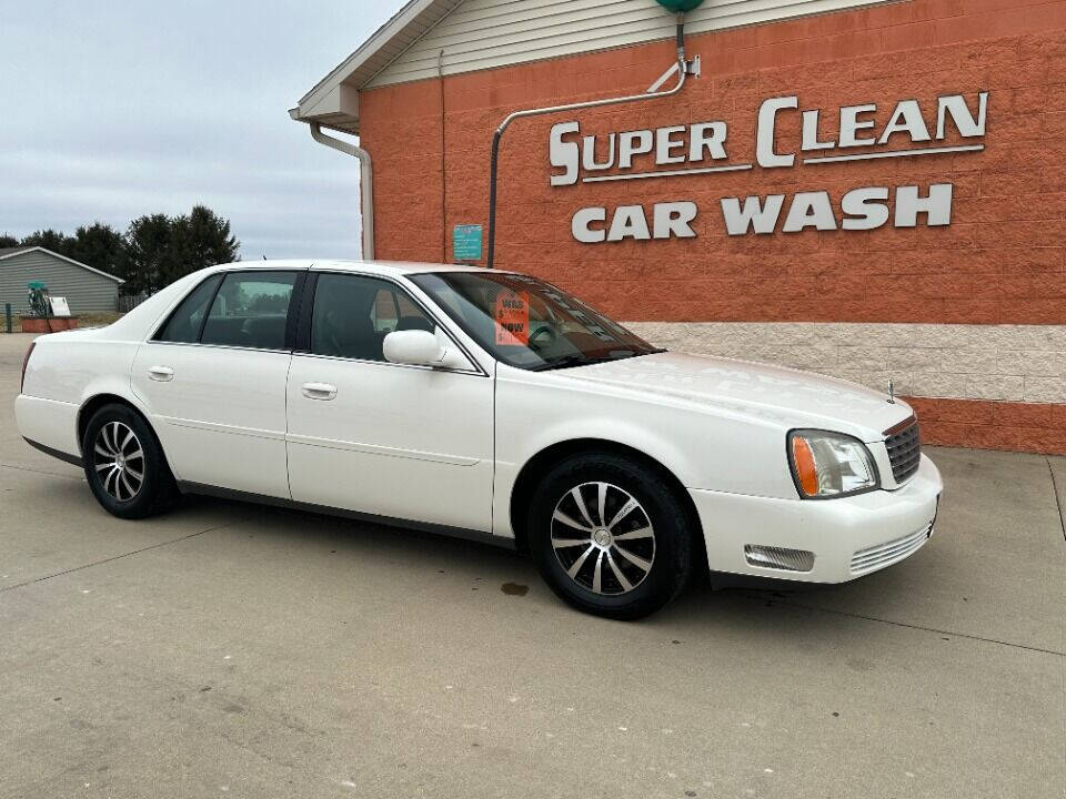 2005 Cadillac DeVille for sale at Illinois Auto Wholesalers in Tolono, IL