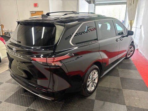 2022 Toyota Sienna Platinum 7-Passenger