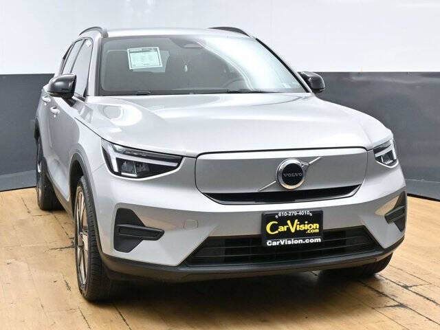 2025 Volvo EX40 Twin Core