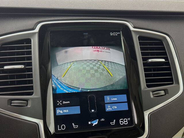 2021 Volvo XC90 T6 Momentum 7-Passenger