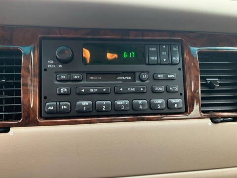 2000 Lincoln Town Car Signature