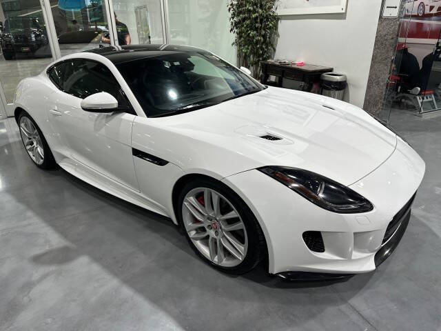 2016 Jaguar F-TYPE R