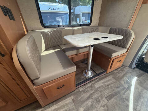 2017 Forest River Sunseeker MBS
