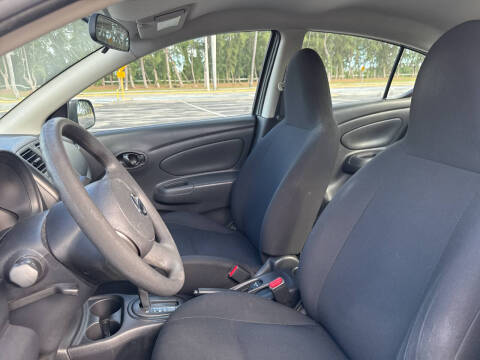 2014 Nissan Versa 1.6 S Plus