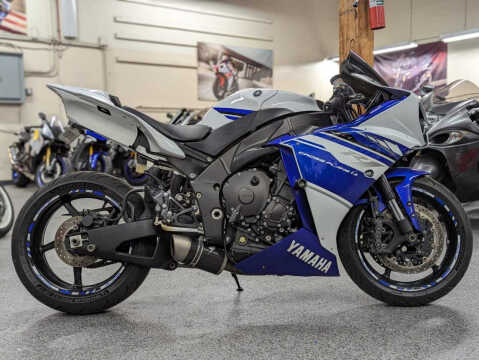 Used yamaha r1 near hot sale me