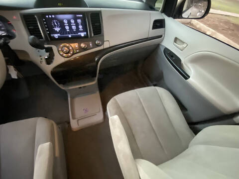 2014 Toyota Sienna L 7-Passenger