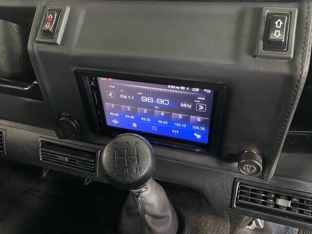 1998 Land Rover Defender 24