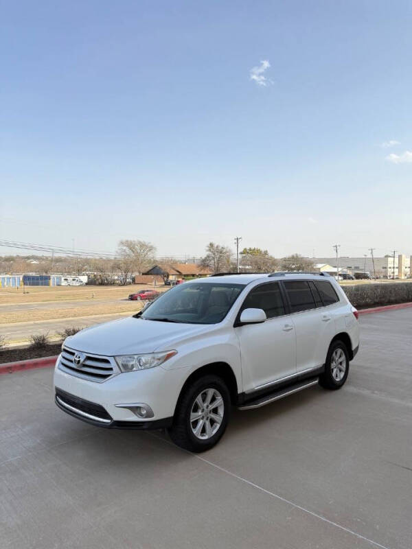 2013 Toyota Highlander for sale at Autos of Legends in Irving TX